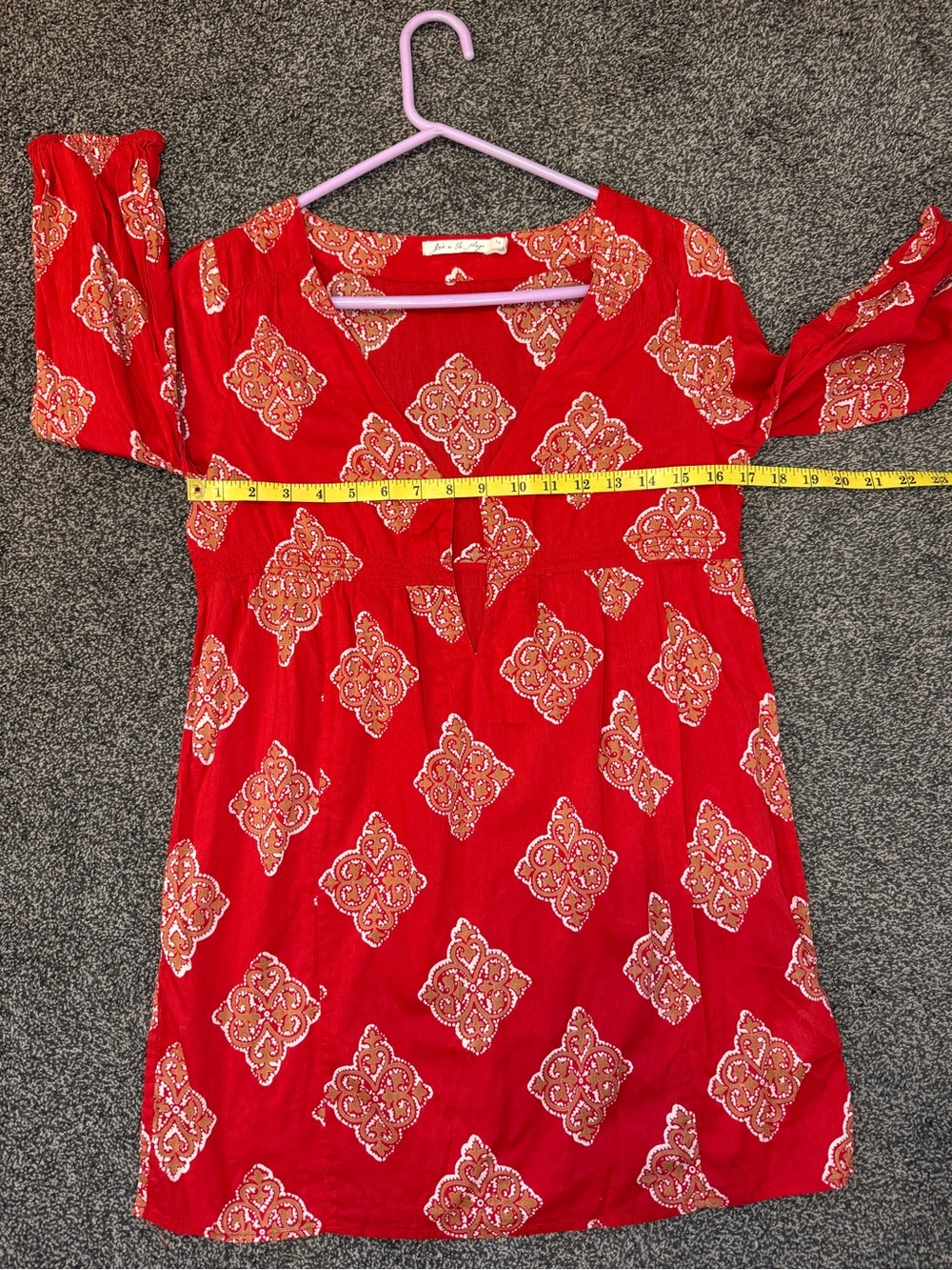Joie a La Plage Red Medallion Print VNeck Tunic Blouse Size Small 3/4 Sleeve - Picture 9 of 14